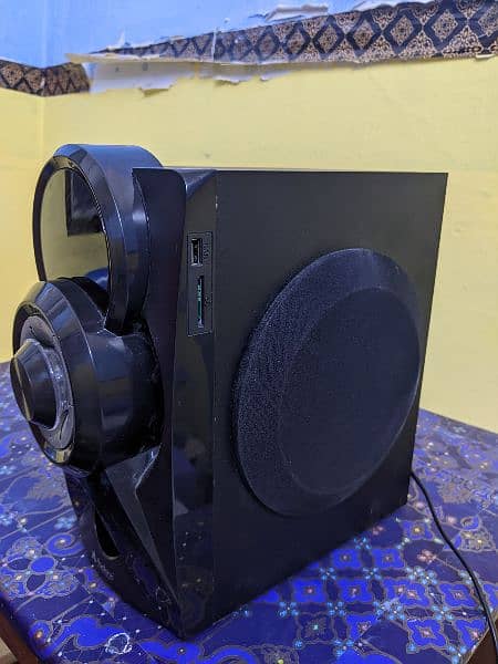 Audionic mega 100 speakers Woofer 2