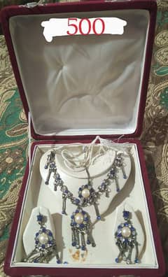 Artificial Jewellery Sets good condition