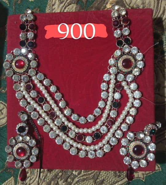 Artificial Jewellery Sets good condition 2