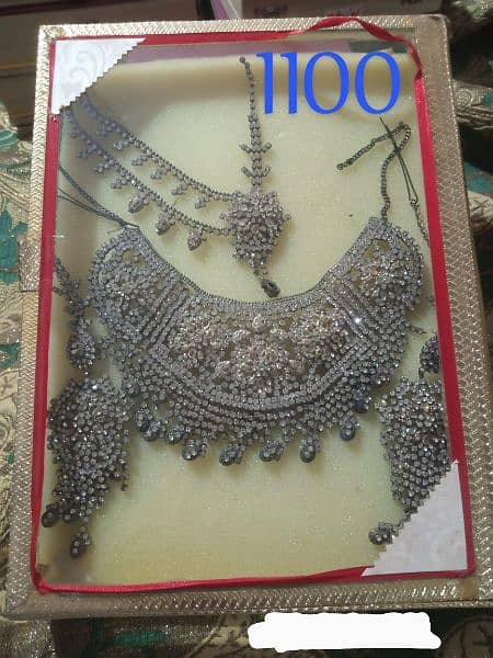 Artificial Jewellery Sets good condition 4
