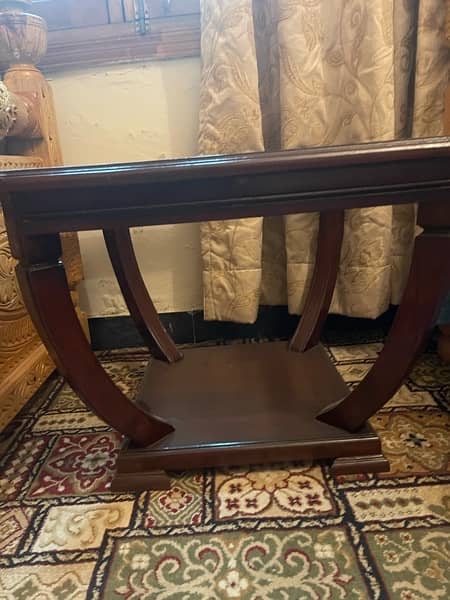 new 3 table set in a very good condition 0