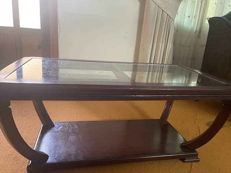 new 3 table set in a very good condition 1