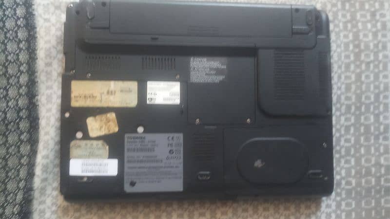 Toshiba satellite laptop for sale only screen broken rom/320gb ram/2gb 3