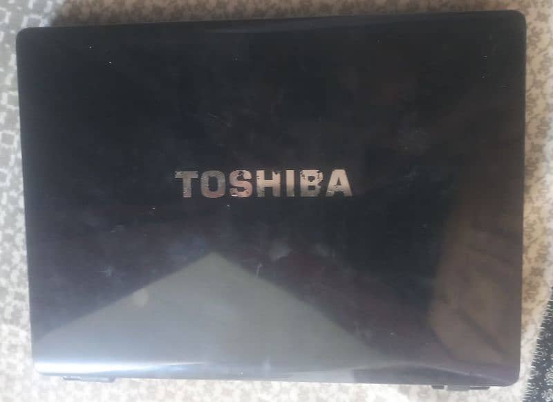 Toshiba satellite laptop for sale only screen broken rom/320gb ram/2gb 1