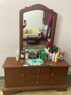 Wooden Dressing table in a excellent condition.