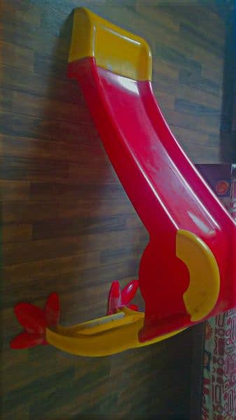 New large slide only one month use like new condition 1