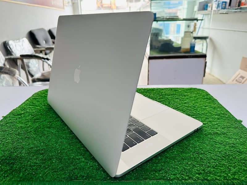 Apple MacBook Pro 2019-2017 Corei7 16Gb/512Gb 4gb Grafic Card 5