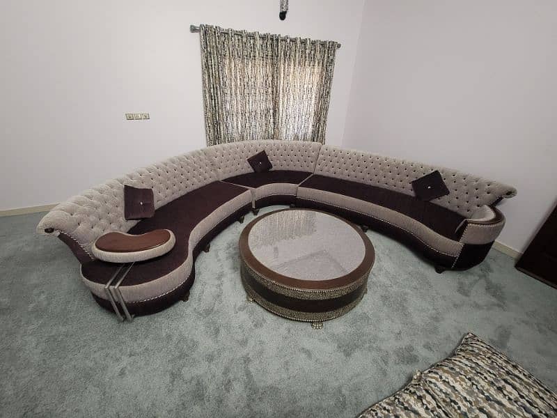 7 seater sofa set with round table 0