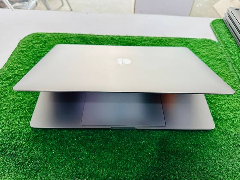 Apple MacBook Pro 2019 Ci7 15'' 32gb/512 (Fresh Condition Best Price) 8