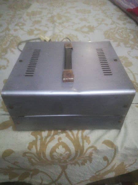 Automatic voltage stabilizer new condition. 2