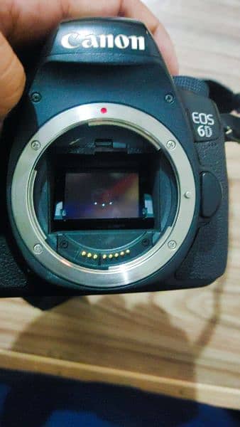 Canon 6D Body Full frame Body with original charger and 2 batteries 4