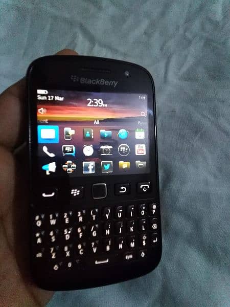 BLACKBERRY 9720 non pta   ( touch & type) 6