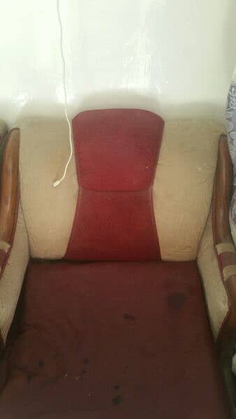 5 Seater Sofa good Condition  urgent sale 03152434975. 3
