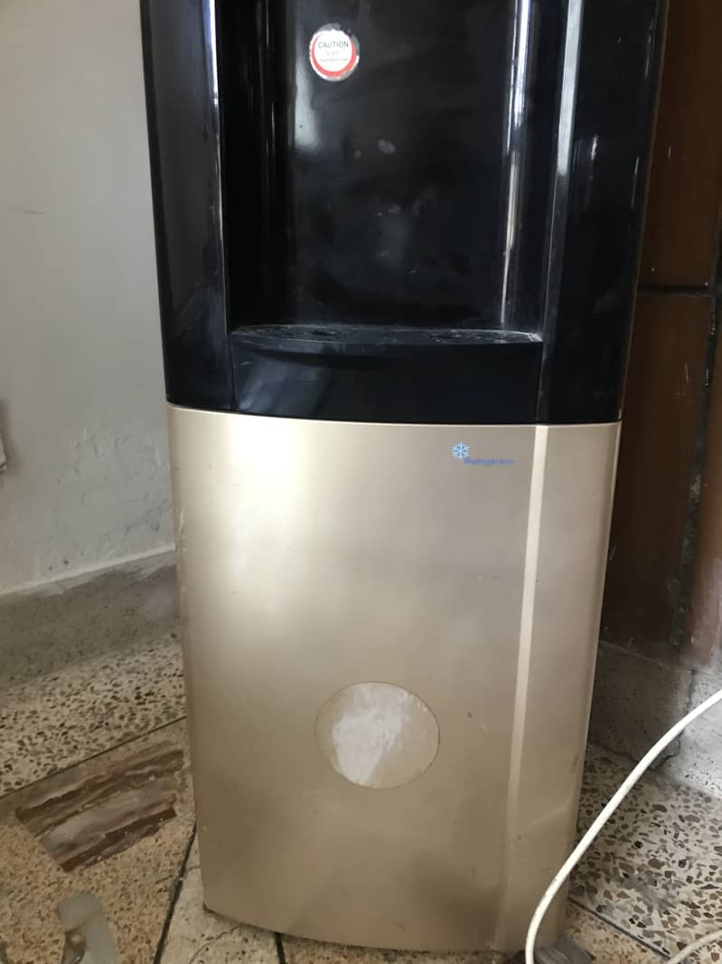 TCL 2 Taps Water Dispenser With Refrigerator 8