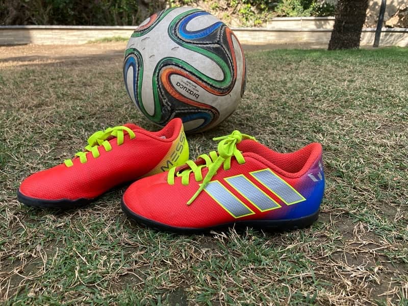 Adidas kids football shoes 3