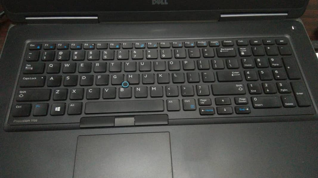 Dell Precison 7720 Workstation Laptop 17.3'' core i5 quadcore 16/256gb 6