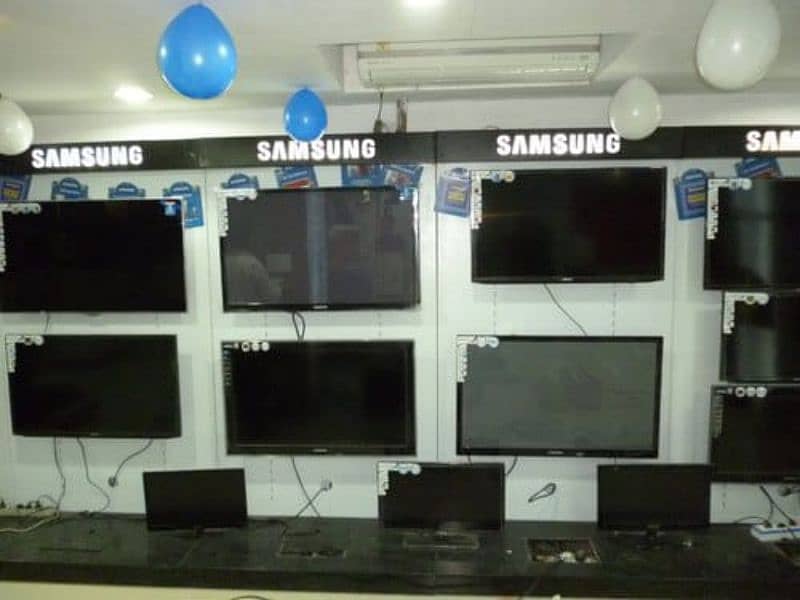 32,,inch Samsung Smart  4k UHD LED TV 3 years warranty 03230900129 0