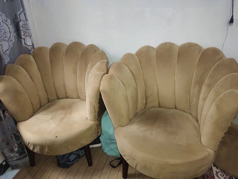 Bedroom Chairs Full Set ( Two Chairs One Table) 1