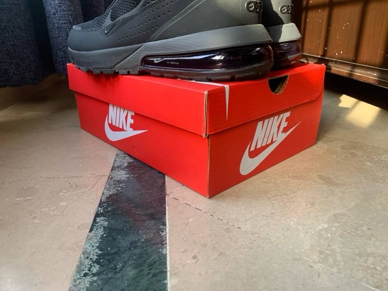Nike AirMax Pulse, 45 Size, Black/Black/Black 14