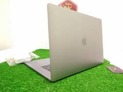 Apple MacBook Pro 2018 Ci7 15'' Display 16gb/512gb Fresh Book Neat cln 0