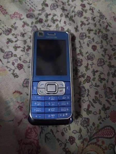 Nokia 6120 Classic 0
