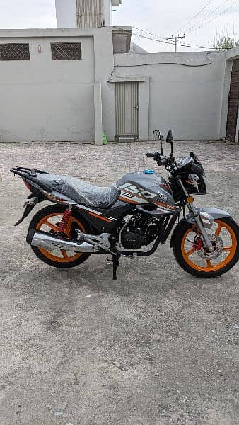 Honda motorbike 6