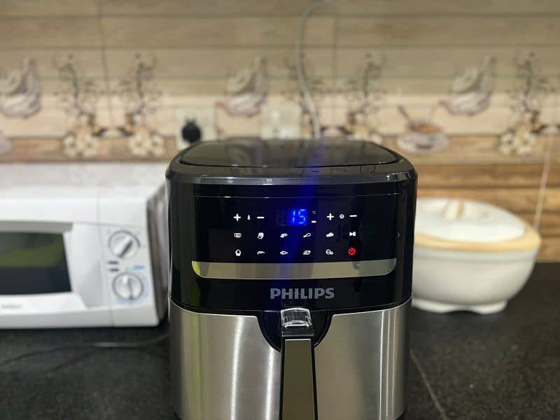 Original Philips Air Fryer Fry. Bake. Grill. Roast. And even reheat 7