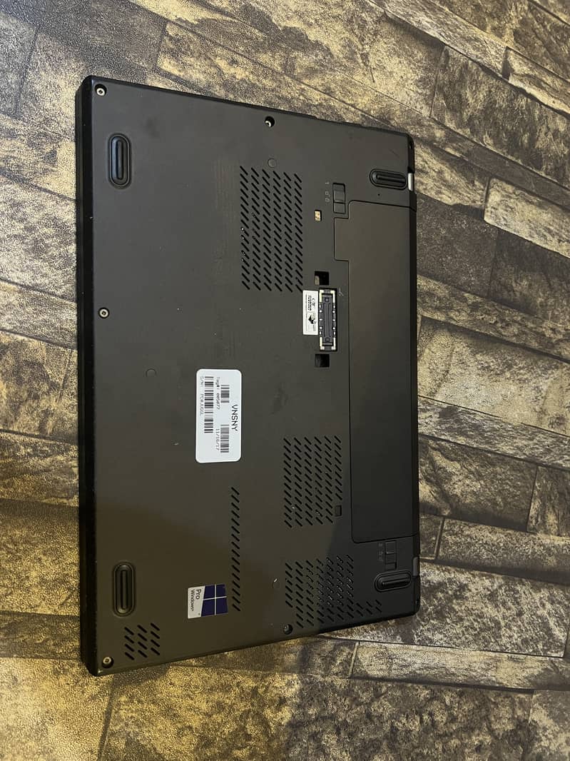 Lenovo Thinkpad X260 Core i5 6th Generation Laptop with SSD Hard disk 5