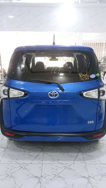 Toyota Sienta X Fan Base (7 Seater) 6