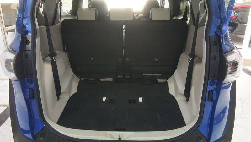 Toyota Sienta X Fan Base (7 Seater) 14