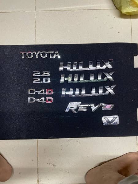 Toyota Revo original emblem 1