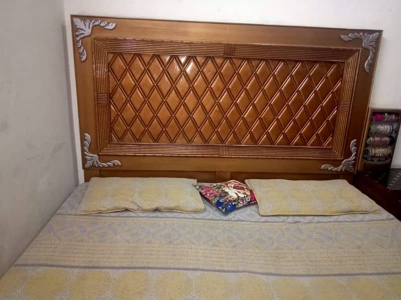 Bed urgent sale in lahore 2