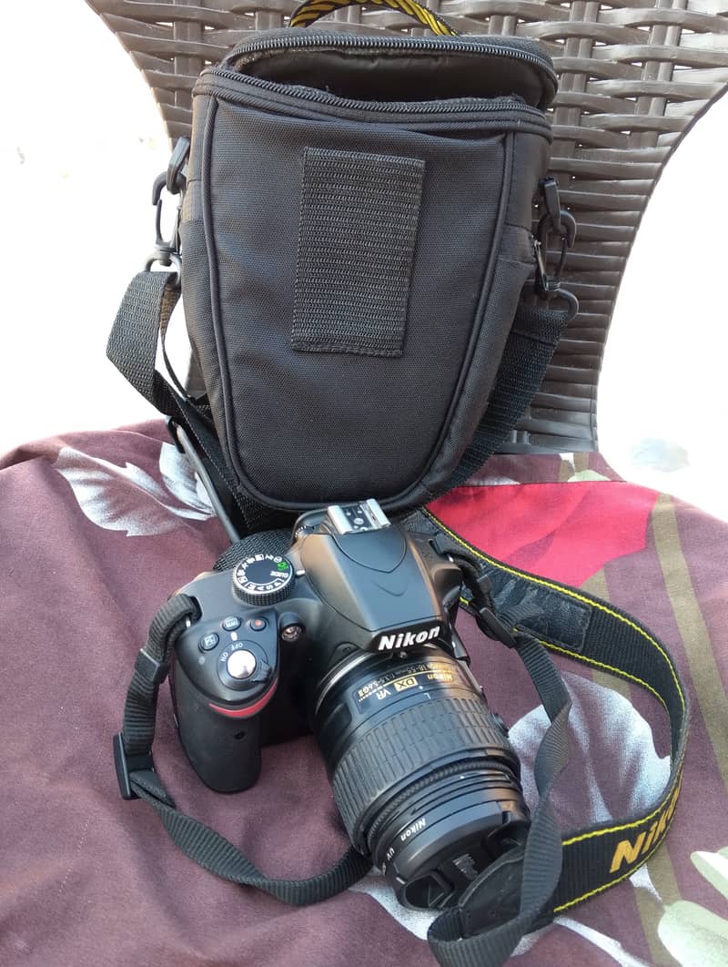 Nikon D3200 first hand use with orignal accessories 1