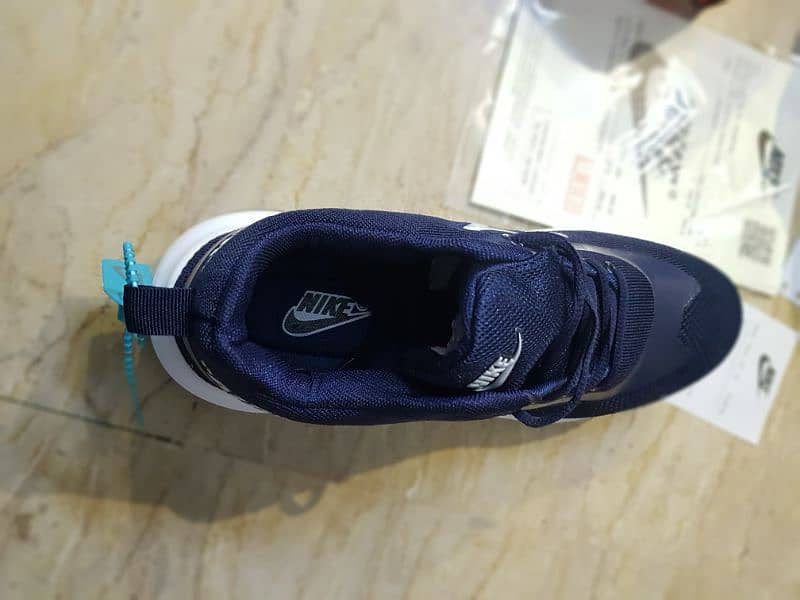 brand new Nike shoes 4
