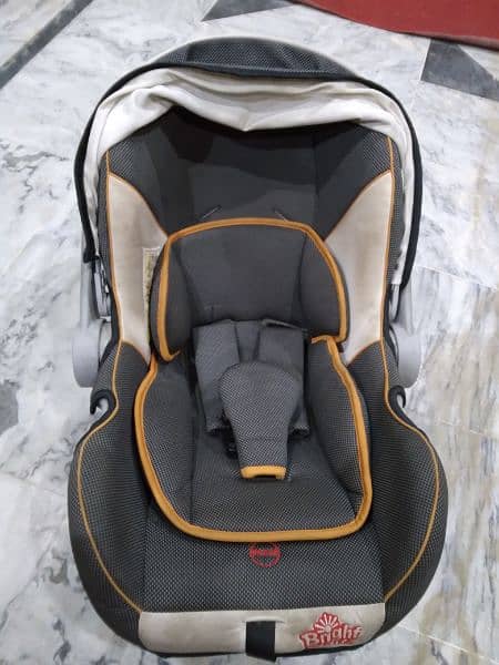 car seat+ baby rocker+ carry cot 1