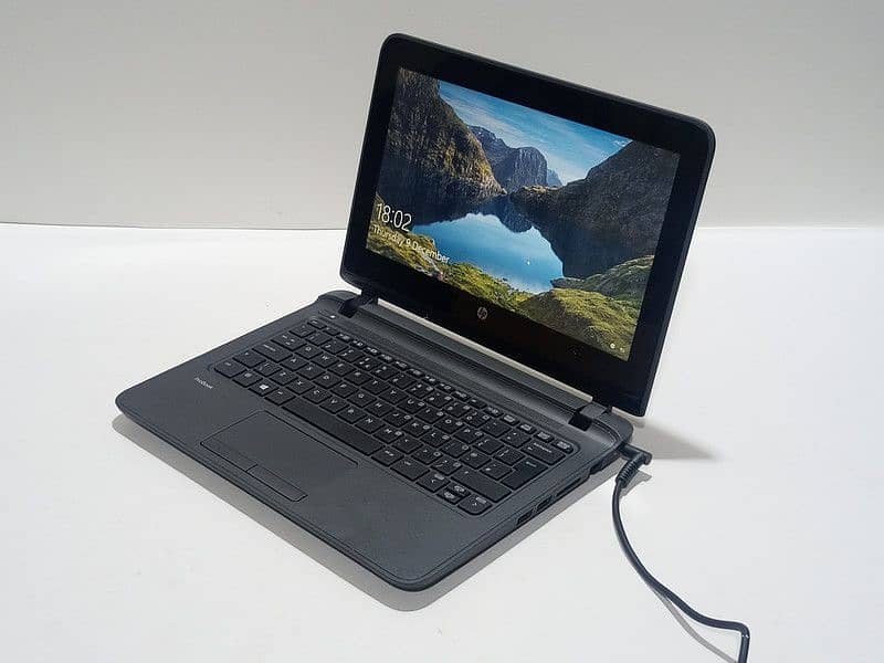 HP Probook 11 EE G2 laptop 3