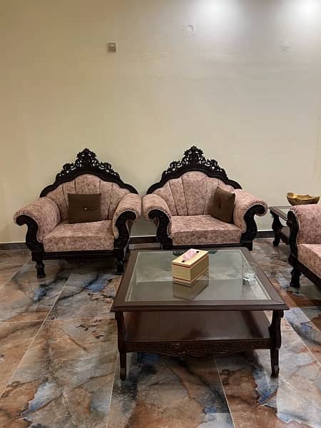 7 Seater Chinoti style sofa set with 3 tables. 3 years old. 5