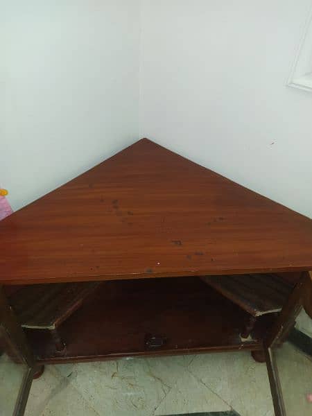 corner  triangular storage table 11