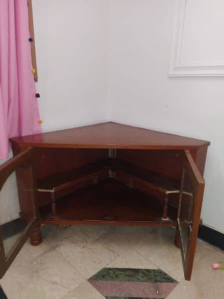 corner  triangular storage table 15