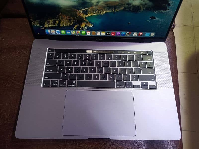 MacBook pro 2019 16 inch 3