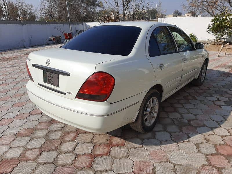 Nissan sunny 2005 1