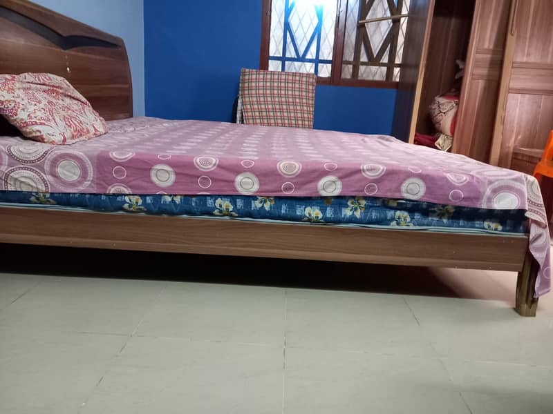 king size bed with spring mattress 3