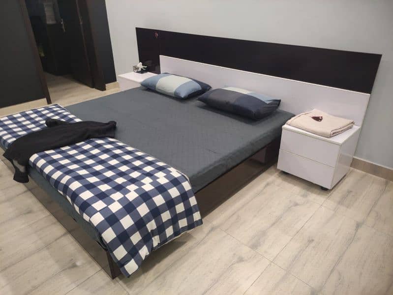 Modern Bed set 1