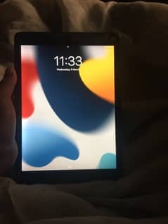 iPad Air 2 64gb glass broken