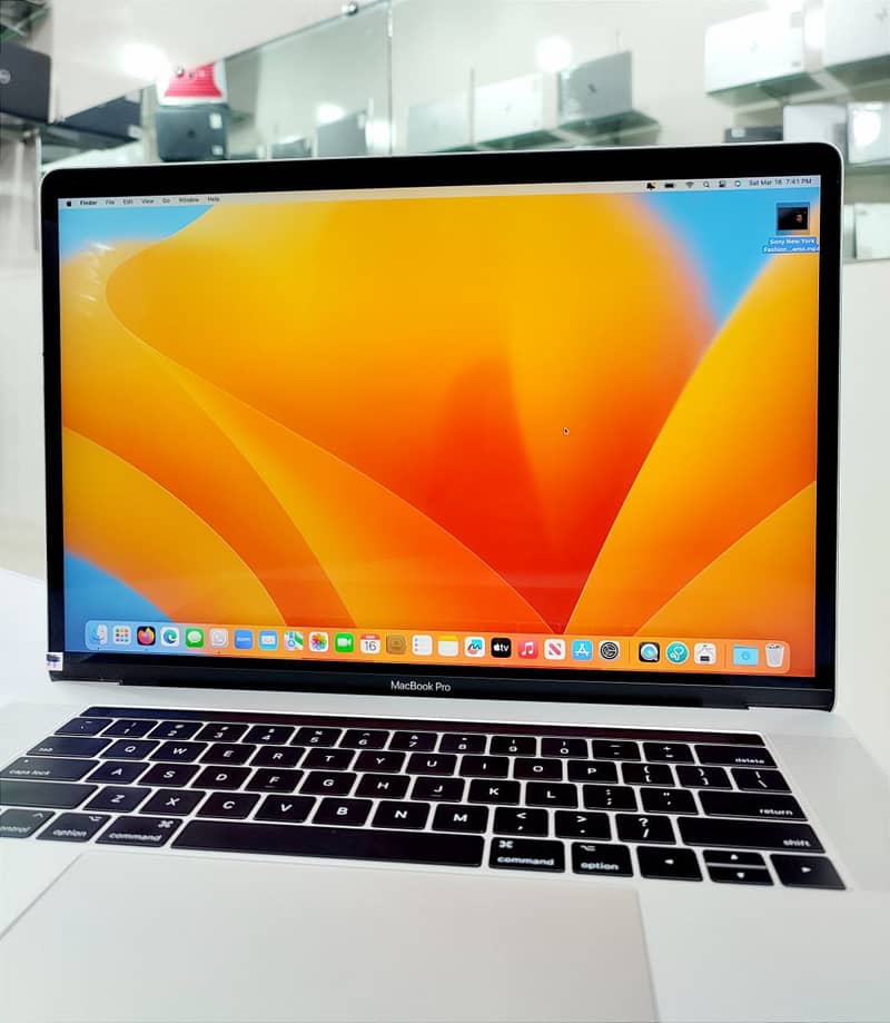 MacBook Pro 2017 15" Core i7 16\512 4GB Card at ABID COMPUTERS MULTAN 9
