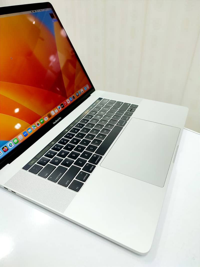 MacBook Pro 2017 15" Core i7 16\512 4GB Card at ABID COMPUTERS MULTAN 10