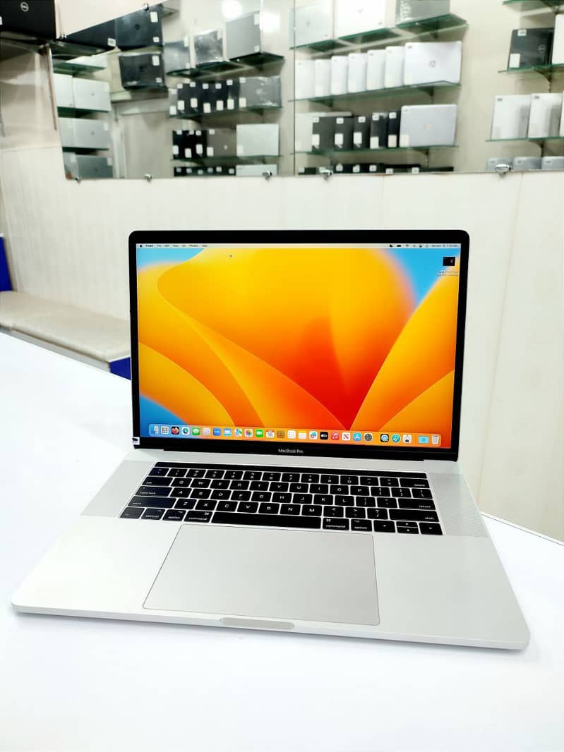 MacBook Pro 2017 15" Core i7 16\512 4GB Card at ABID COMPUTERS MULTAN 17