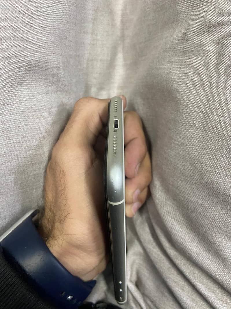iPhone 11, 64GB PTA Approved. 3