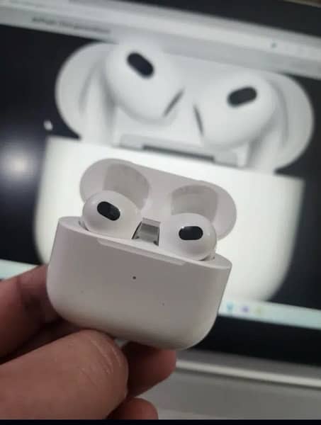 Apple Air Pods 3rd Generation 1