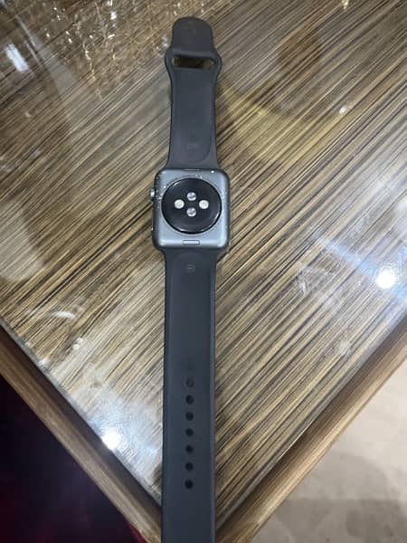 series 1 with original charger + orignal straps  and 1 Extra strap 1
